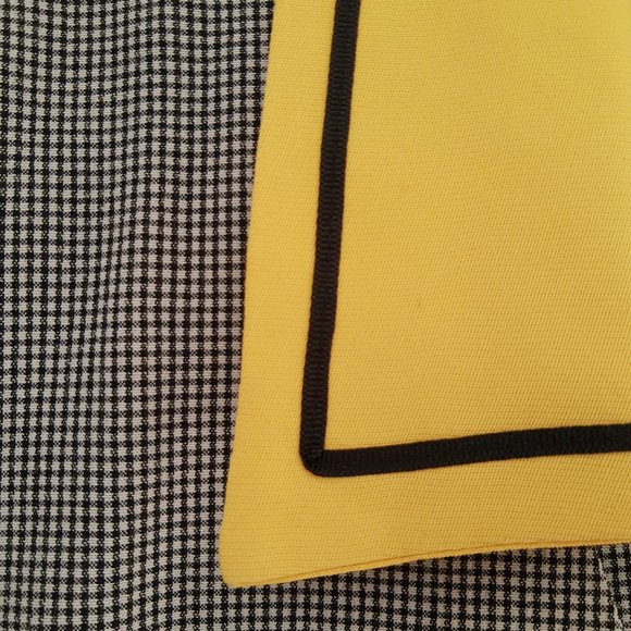 Short Sleeve Cropped Blazer Black and Yellow - Picture 4 of 5